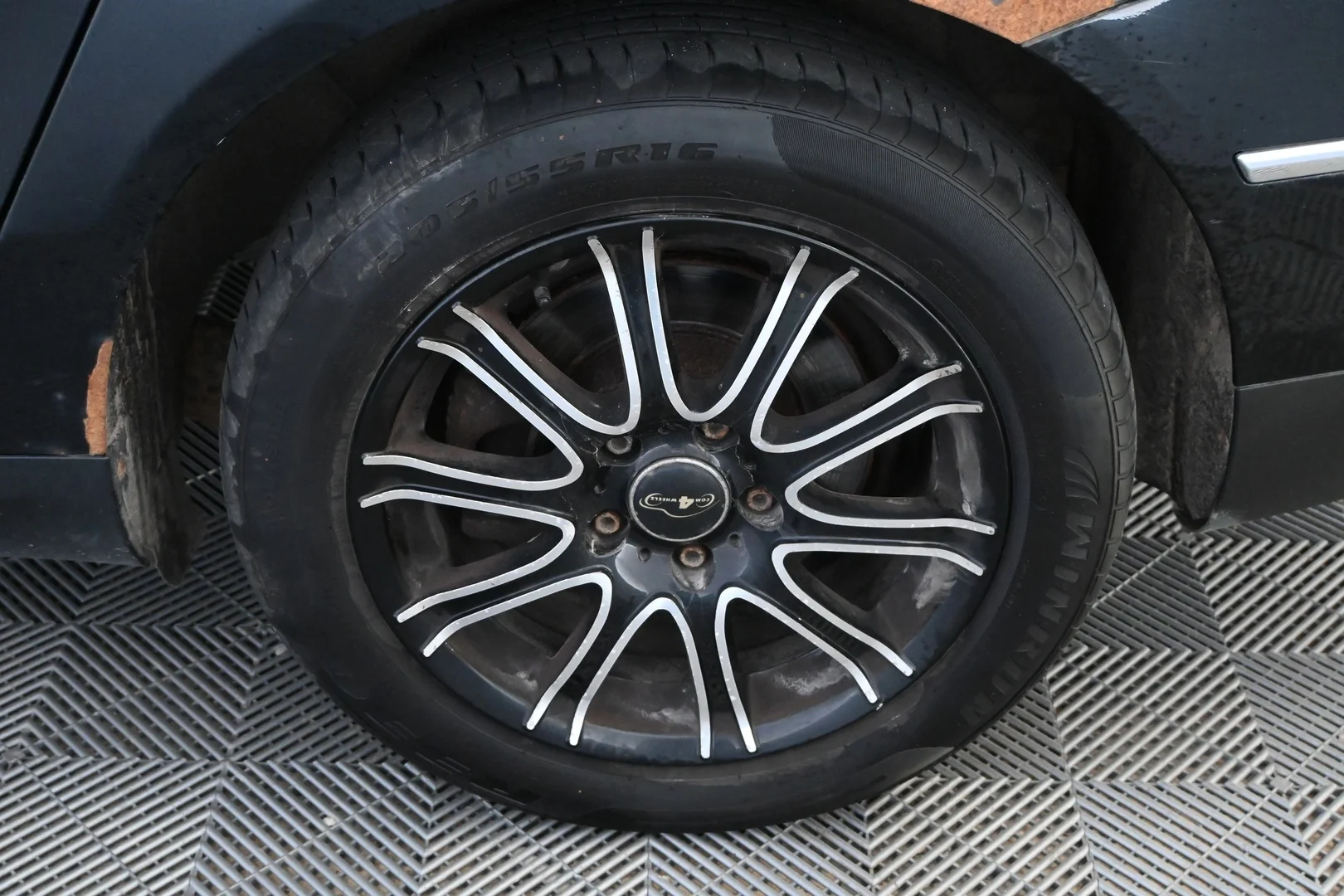 Car Image - 2tiSxsofRXJ1ZrF2cwgMJ9