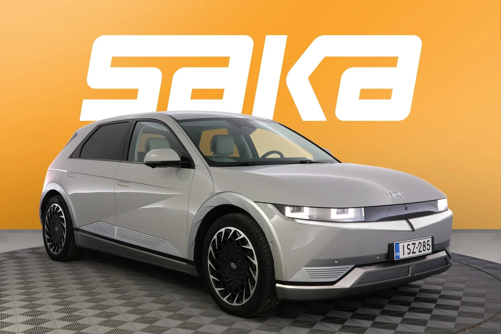 Car Image - 5leXTOqvLWkkbVH1WR5J9e