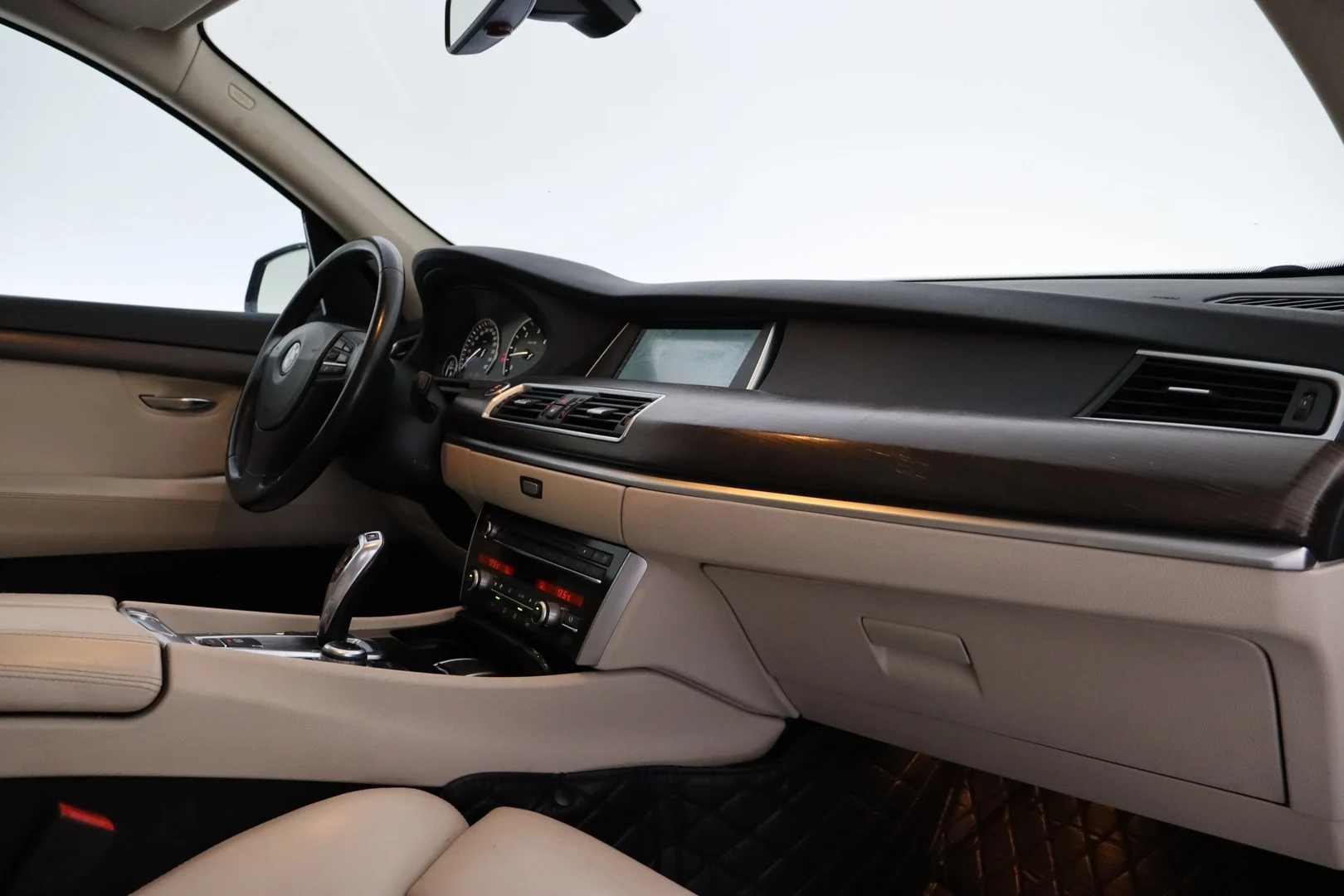 Car Image - 1322HW05baKNdj57idWDoB