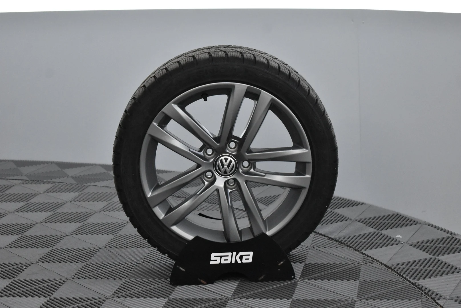 Car Image - 18TAYKnXOvJO1qQbDW2pRl