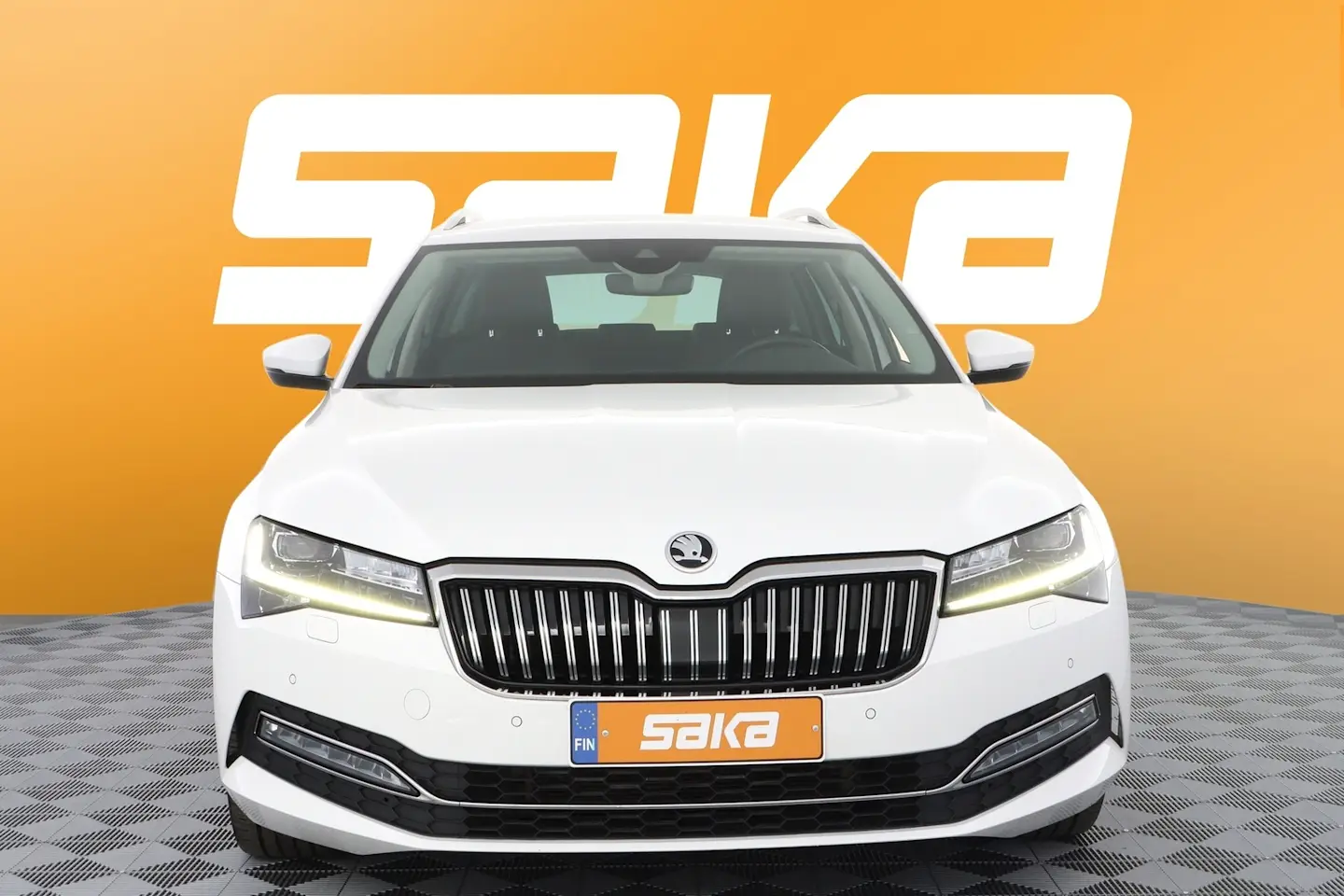 Car Image - 1hTWXRO9i0JH1CttTJJFt3