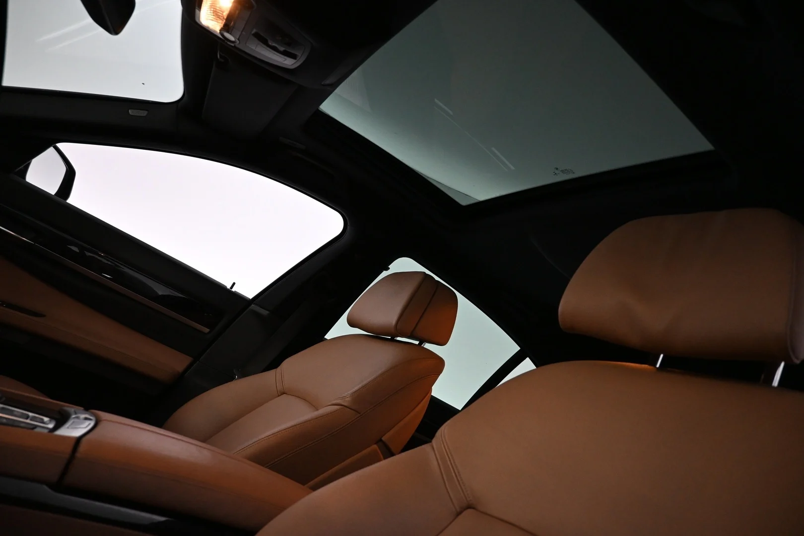 Car Image - 2jHSQzV2yCcJE3vsfXamPf