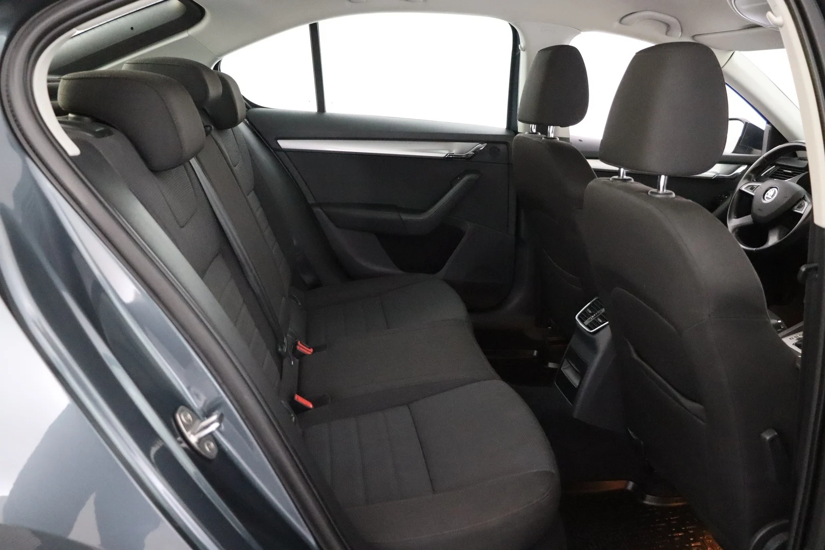 Car Image - 6576wZ1kye2zINsjOvgQw0