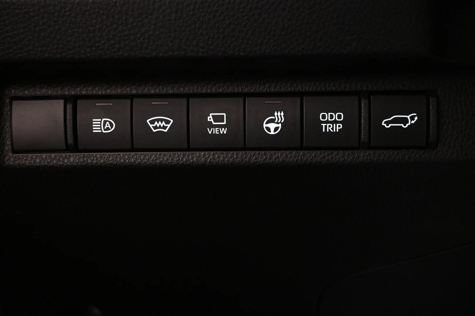 Car Image - 2Lc0yYjZmDSvaMKg2x1vTc