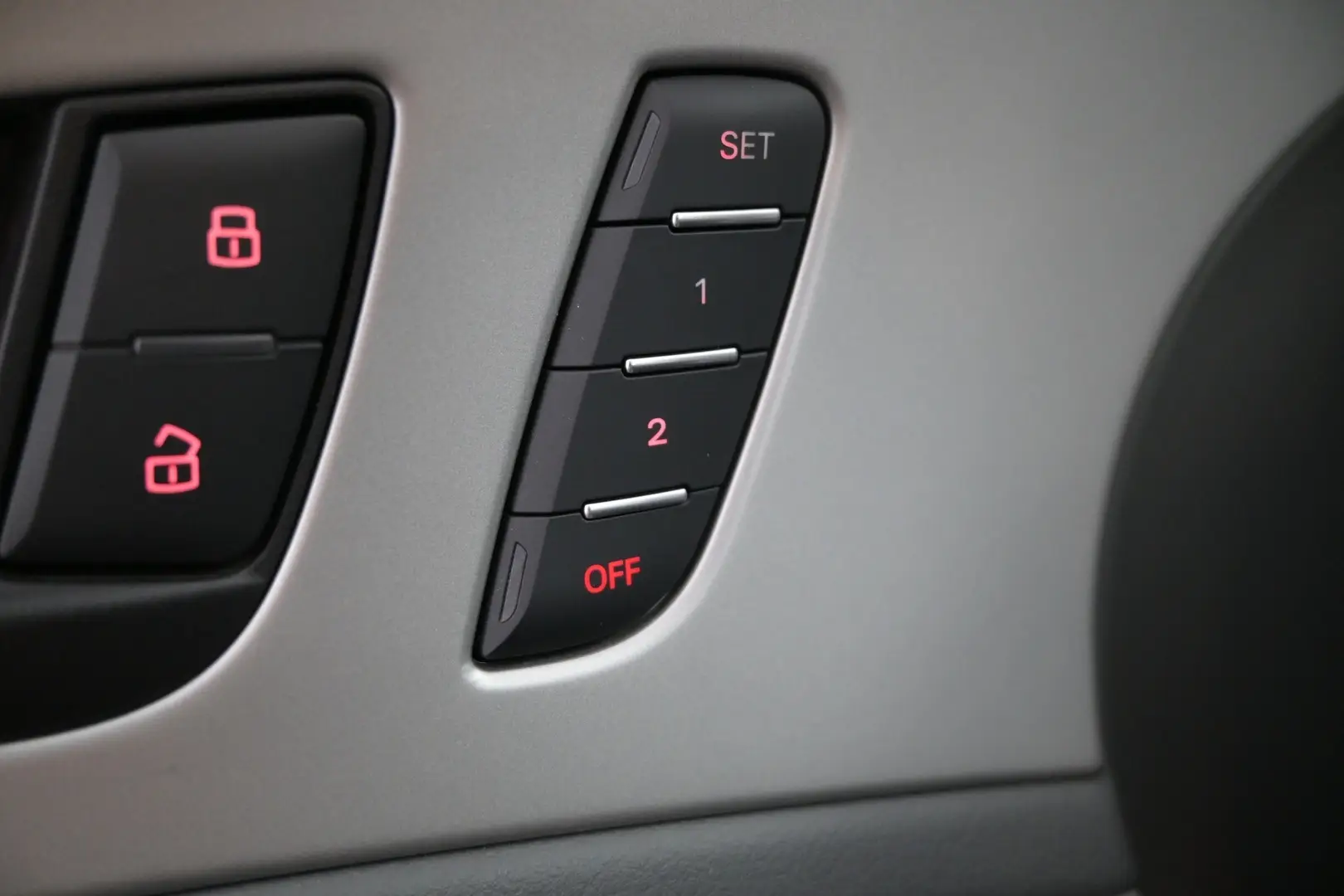 Car Image - 2U8dq7004scxgrffprvUAM