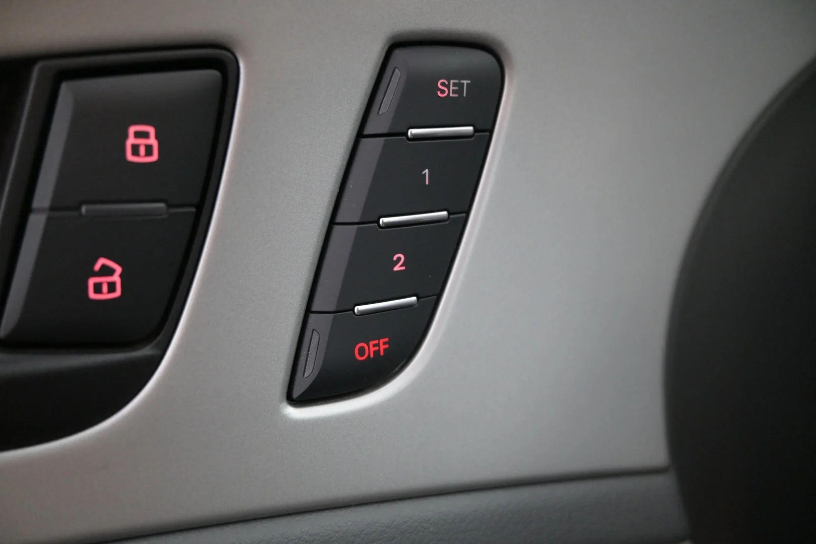 Car Image - 2U8dq7004scxgrffprvUAM