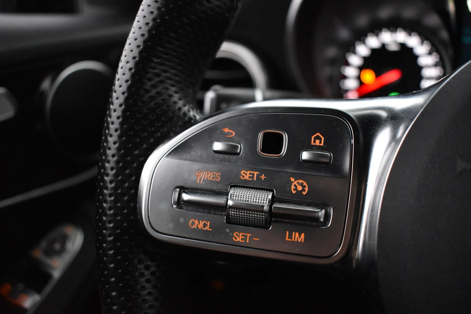 Car Image - 2IcPohgMWEKHOoKEx5vNCp