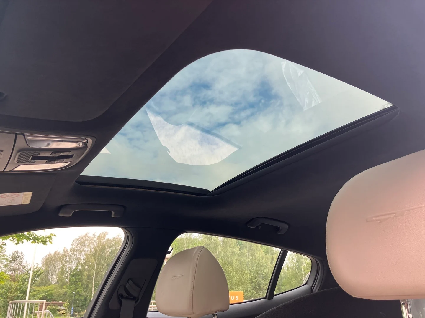 Car Image - EwGCeKWlv7qfl2dw8Kcc3