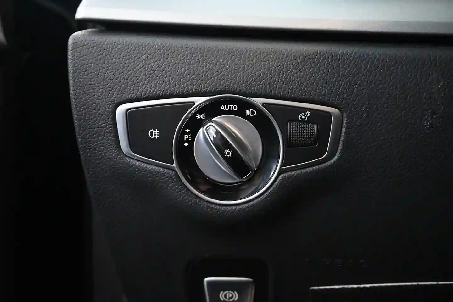 Car Image - 6S7HdpMqQaBxi0x1N3ZODT