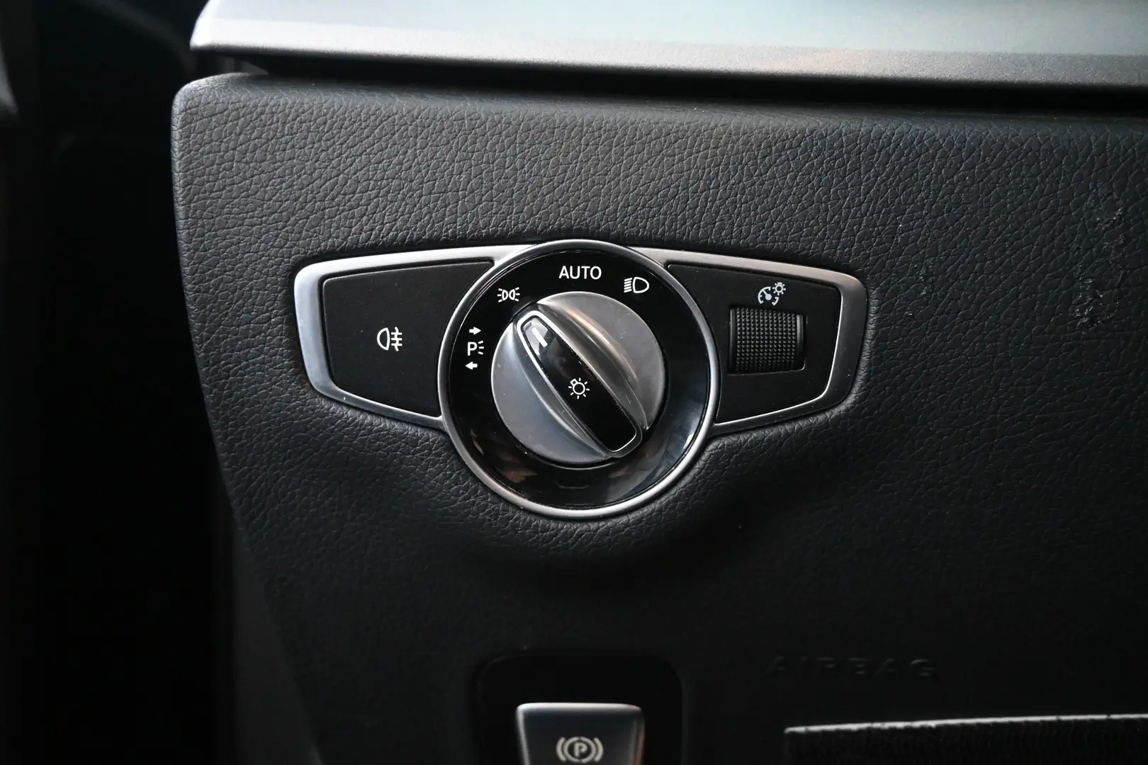 Car Image - 6S7HdpMqQaBxi0x1N3ZODT