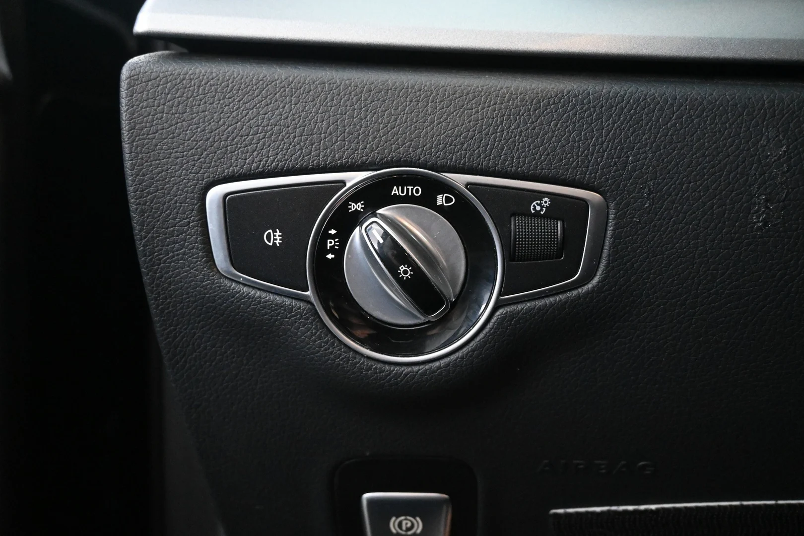 Car Image - 6S7HdpMqQaBxi0x1N3ZODT