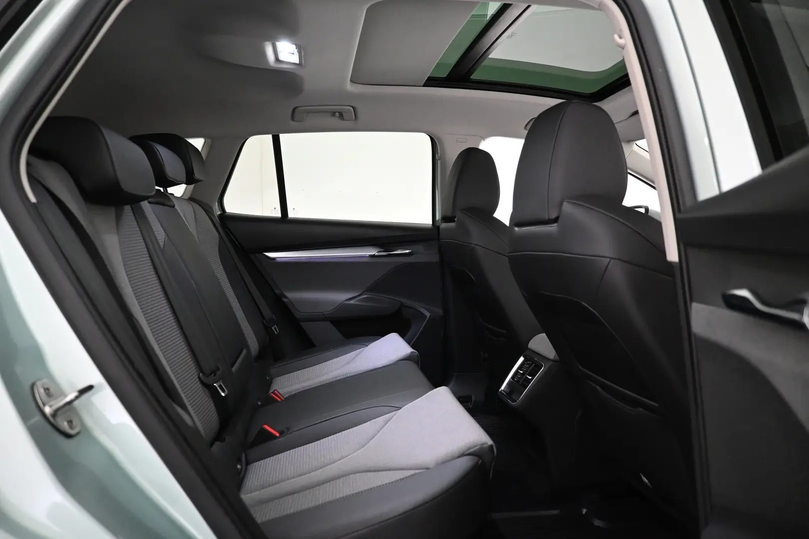 Car Image - TdXmtD8o5VZ0e3lbEPxZ3