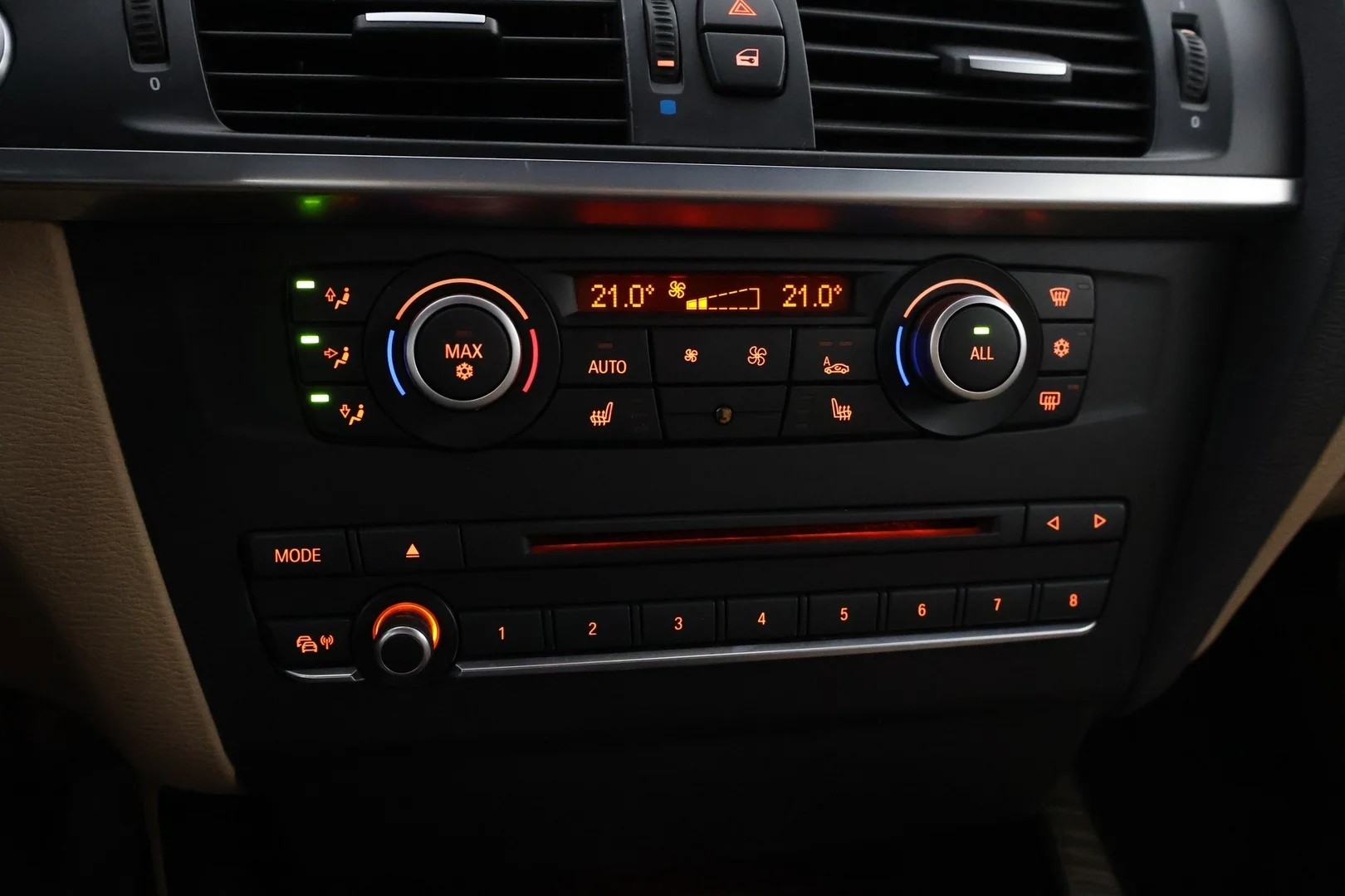 Car Image - 3dQp2xOTdCfOHHJikslRm1