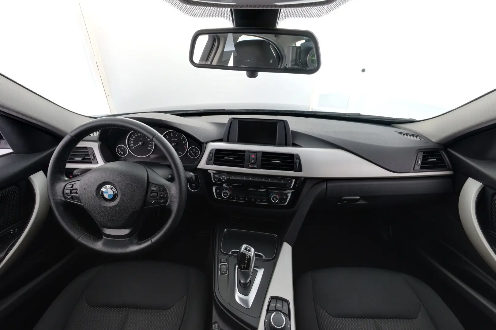 Car Image - 2nuCzqbDyf6WphJR4p8GSh