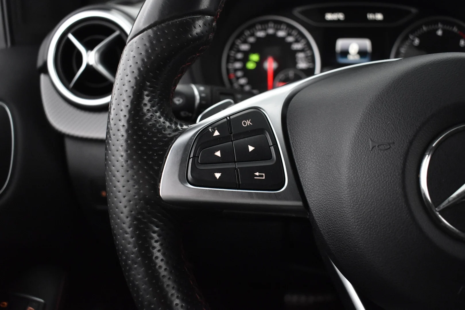 Car Image - 1RNuLlkskVLM3d1yKPpmMq