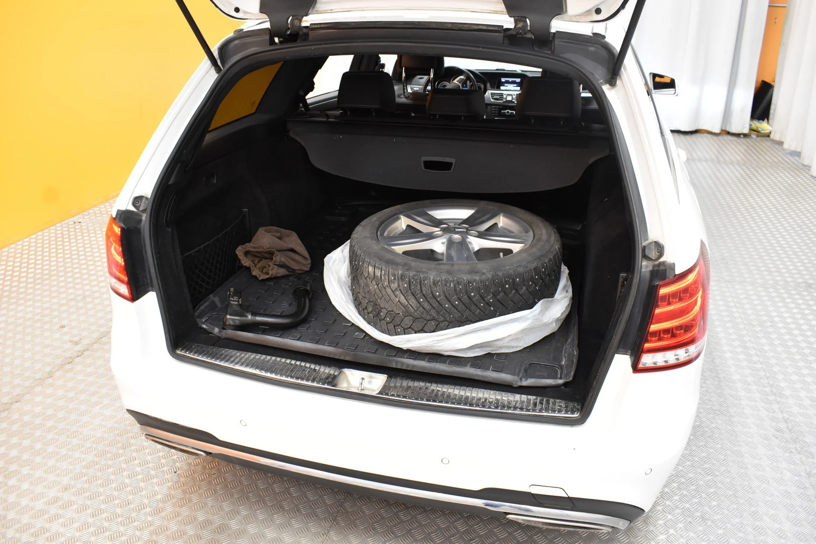 Car Image - Xn7Iyw1wUmYmHJIqaZakn