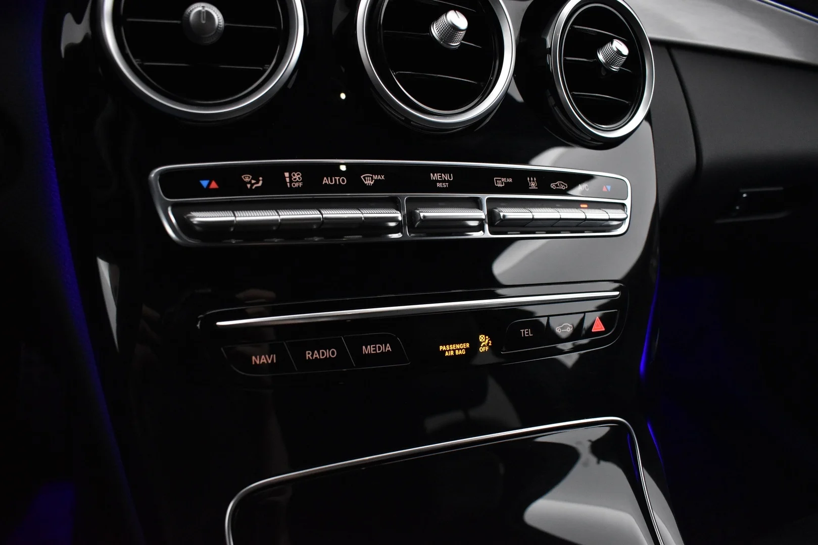 Car Image - 2iM5u9MYFdoWwRMPku8lrl