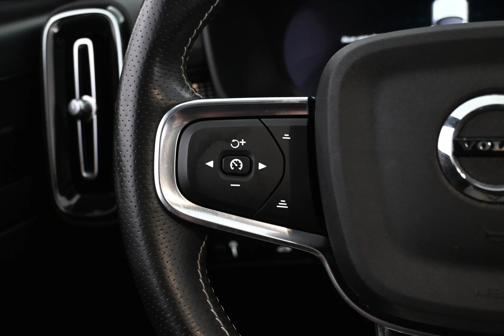 Car Image - 2L4mb0rJTO92G5GIX6KOkT