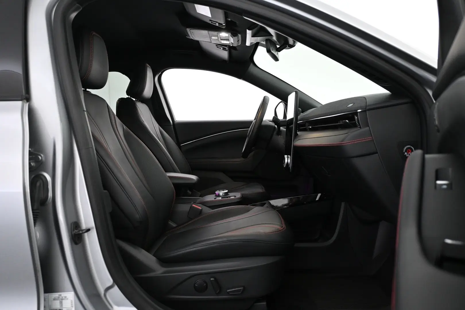 Car Image - 6zzmsRSfkPCSQBB1kweX1z