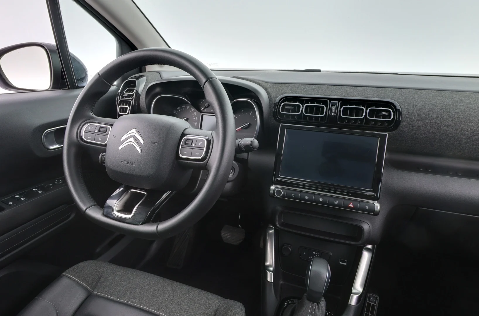 Car Image - 1VHpkU5oBKlw3xGPzK484f