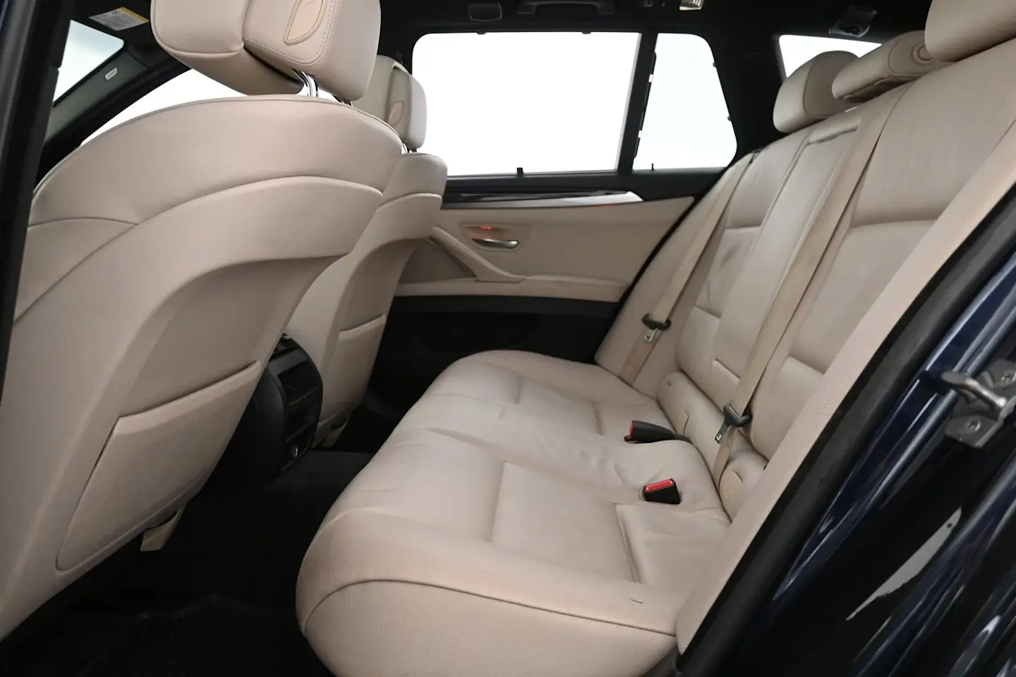 Car Image - N9YC44xhS6cgCFDvBwwuz