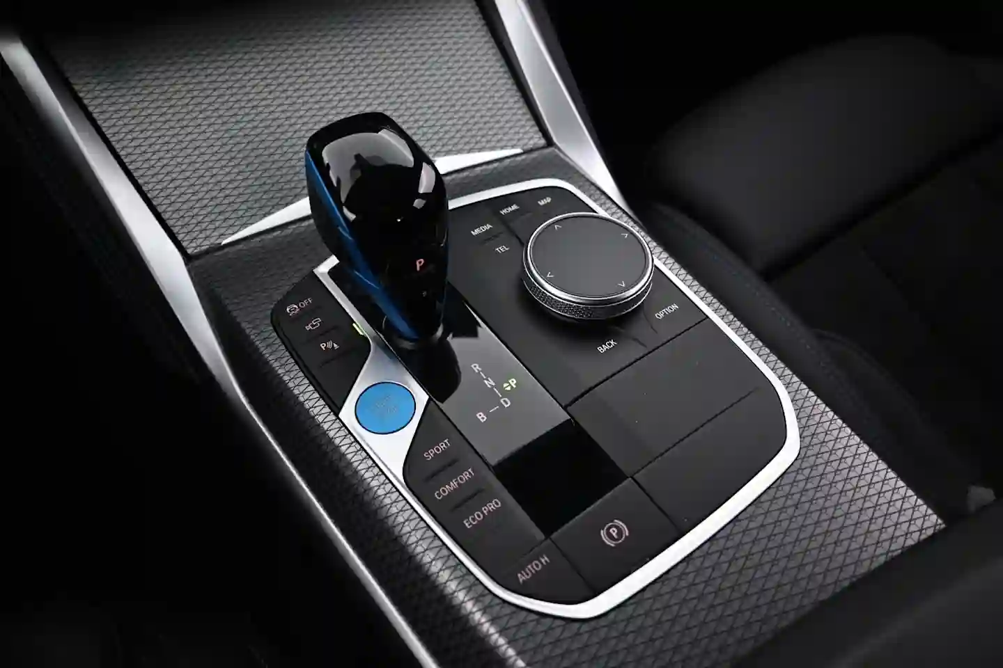 Car Image - EtpRJMCW7riWQUi1K8dD0