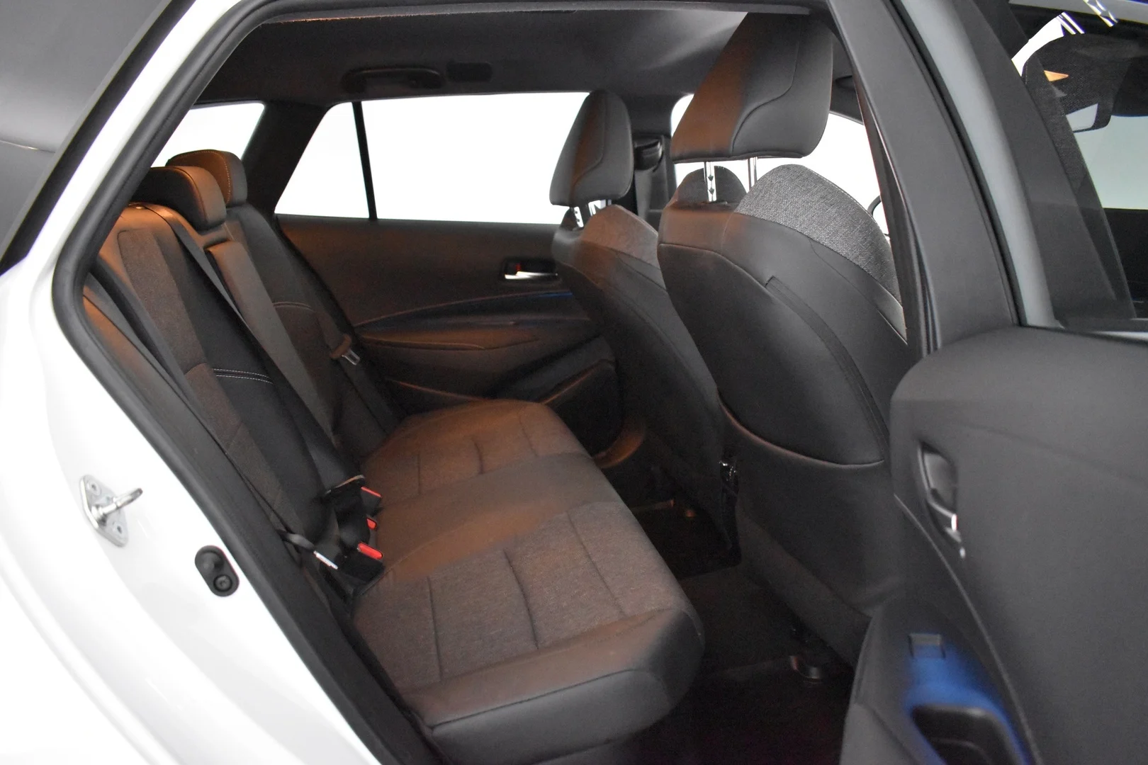 Car Image - 6OX7eEe93yk2asxQDIRn8L