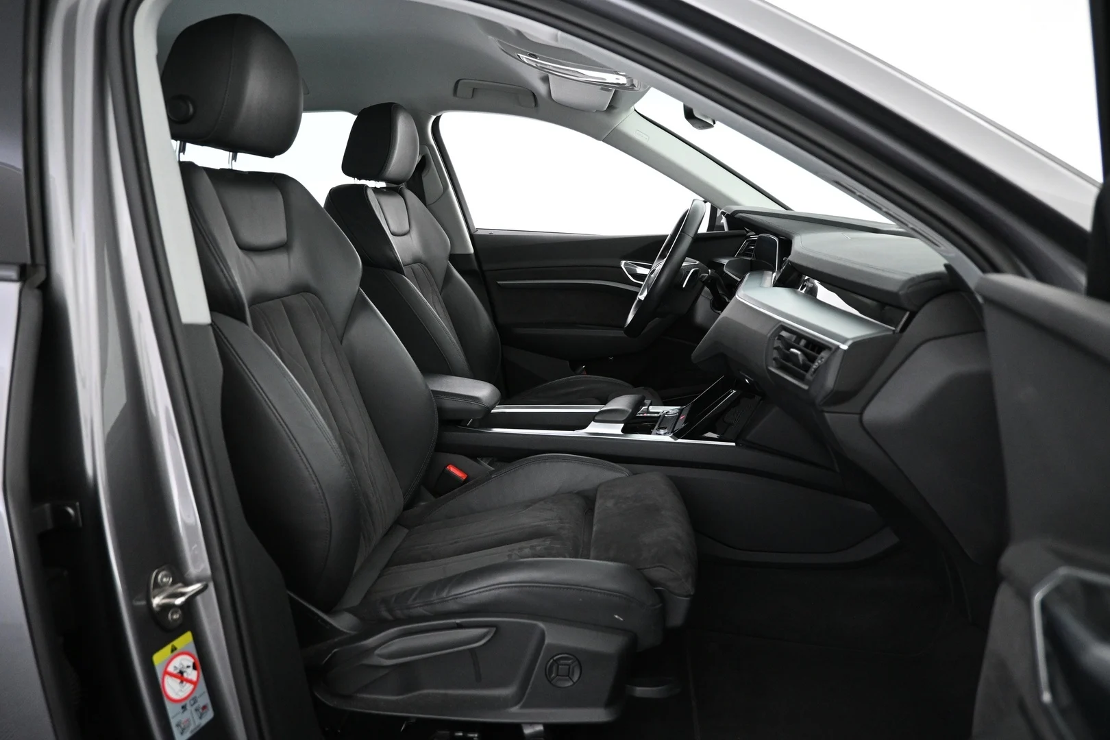 Car Image - 1uDot3mjT0SjnHLdRYlh68