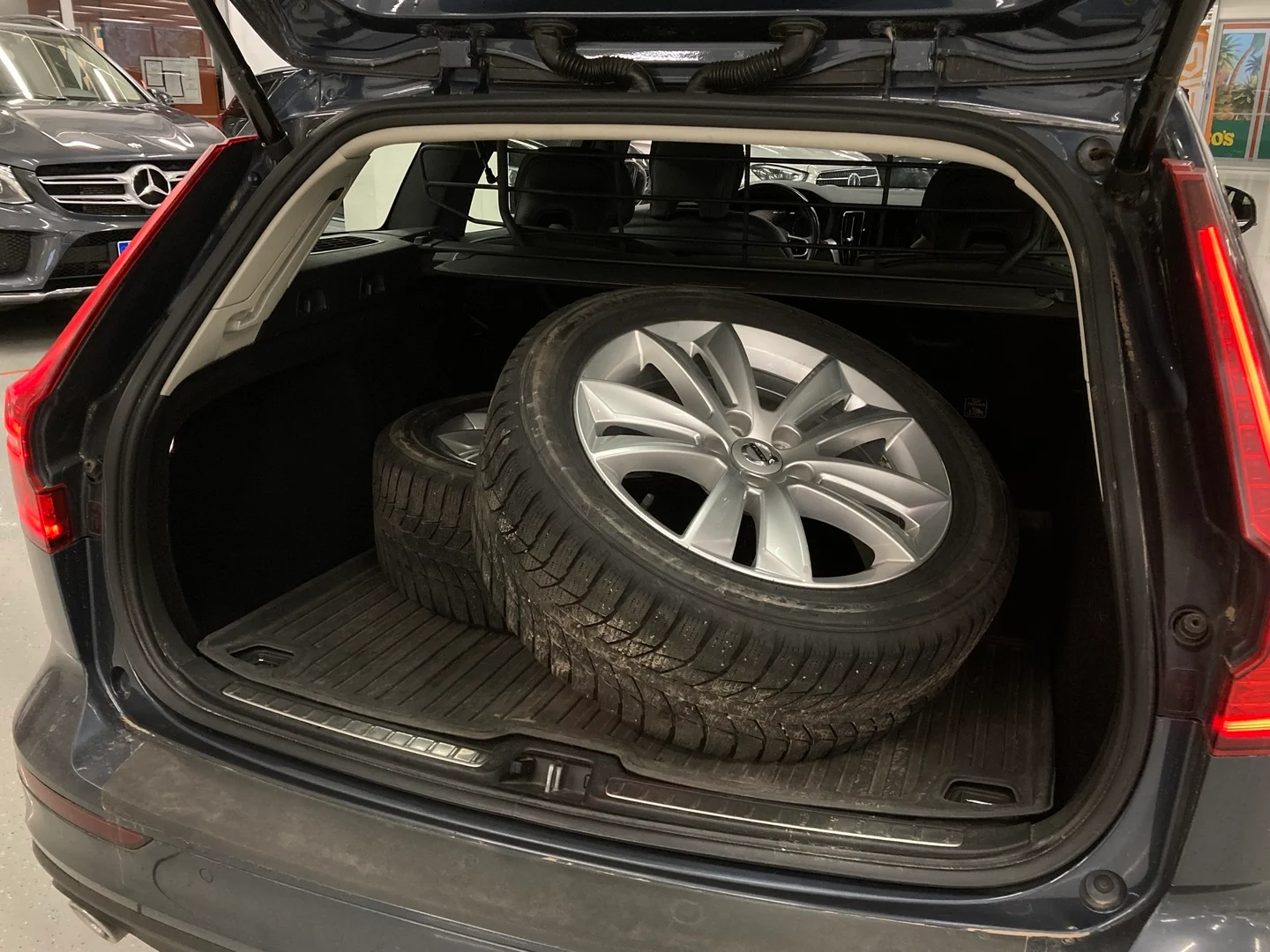 Car Image - 7H3YFGTGGn0uXx8n3YDxz8