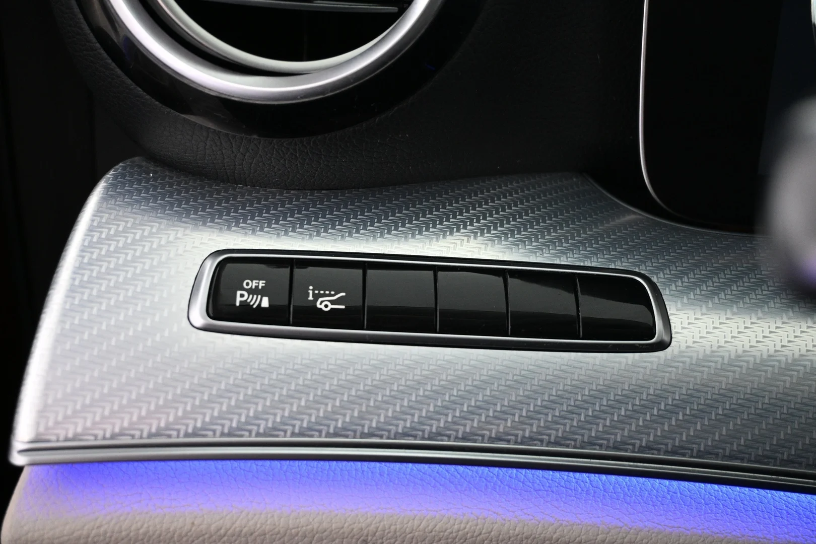 Car Image - 3PYxJCc7qtpeaETwdvRDuh