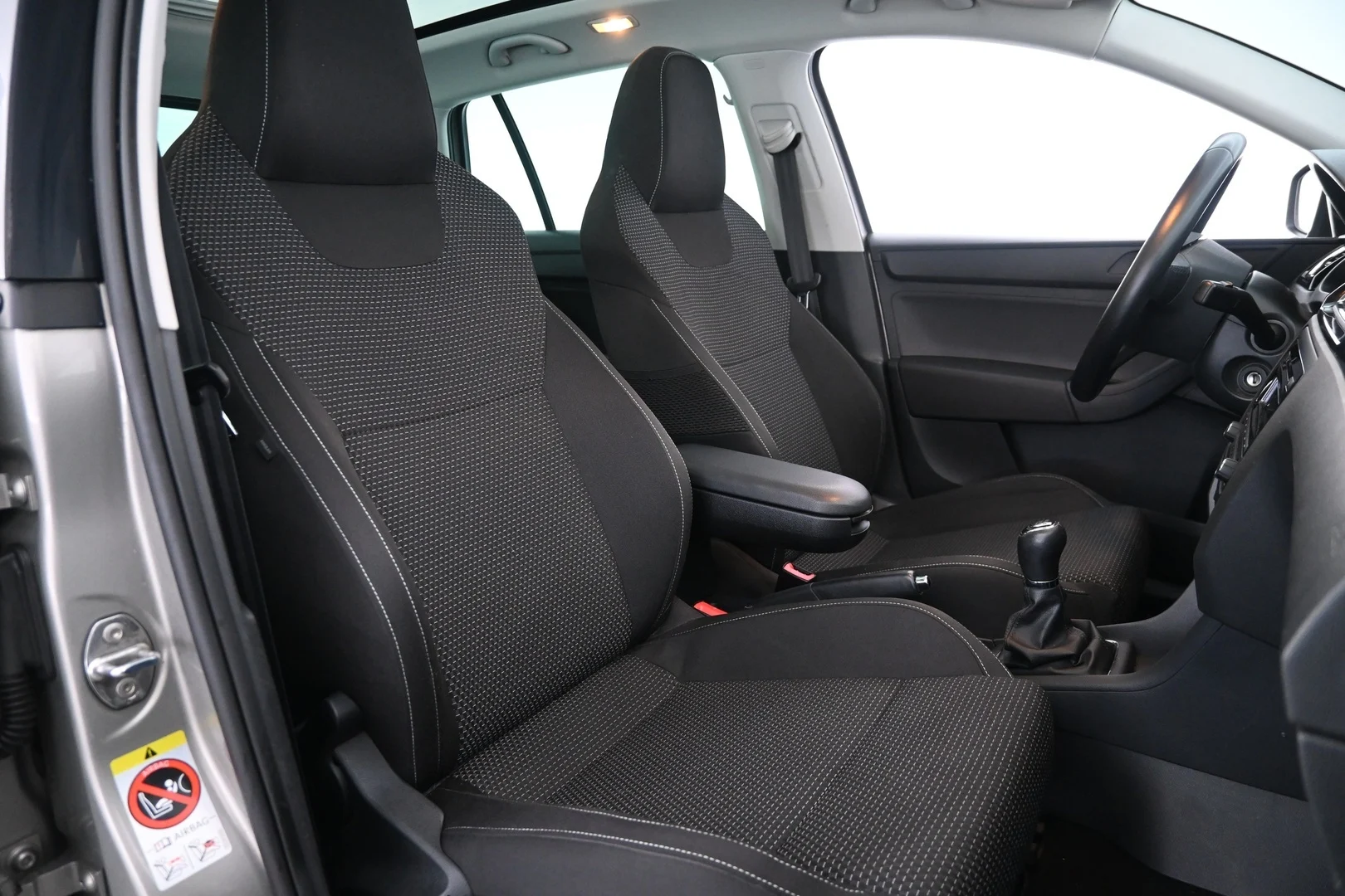 Car Image - 2onbHT1wZtXXSZwPR4e7js