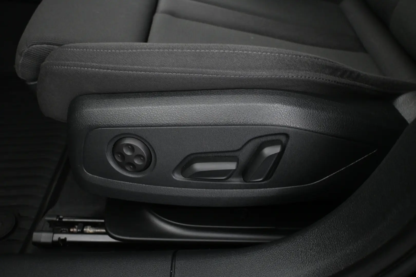 Car Image - 2TODeu8jTcH8Iu2vtmBnT9