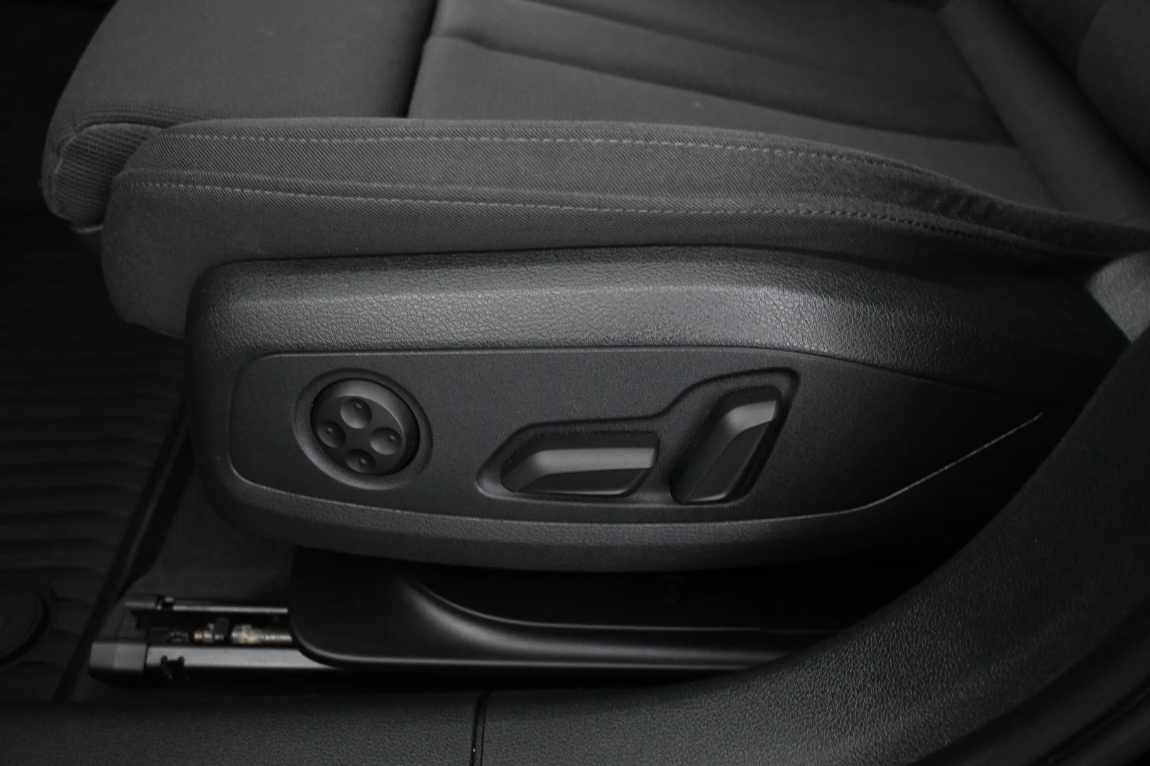 Car Image - 2TODeu8jTcH8Iu2vtmBnT9