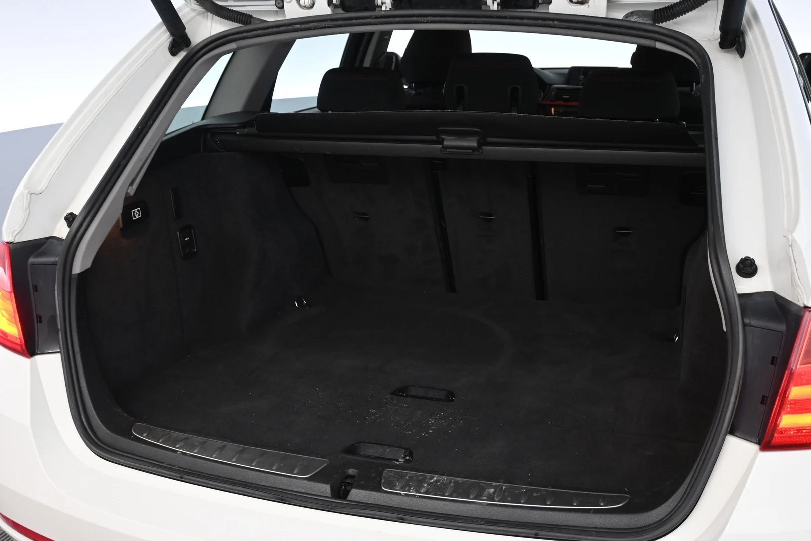 Car Image - 2JDSfqOdfpE4ILtM86kZ2T