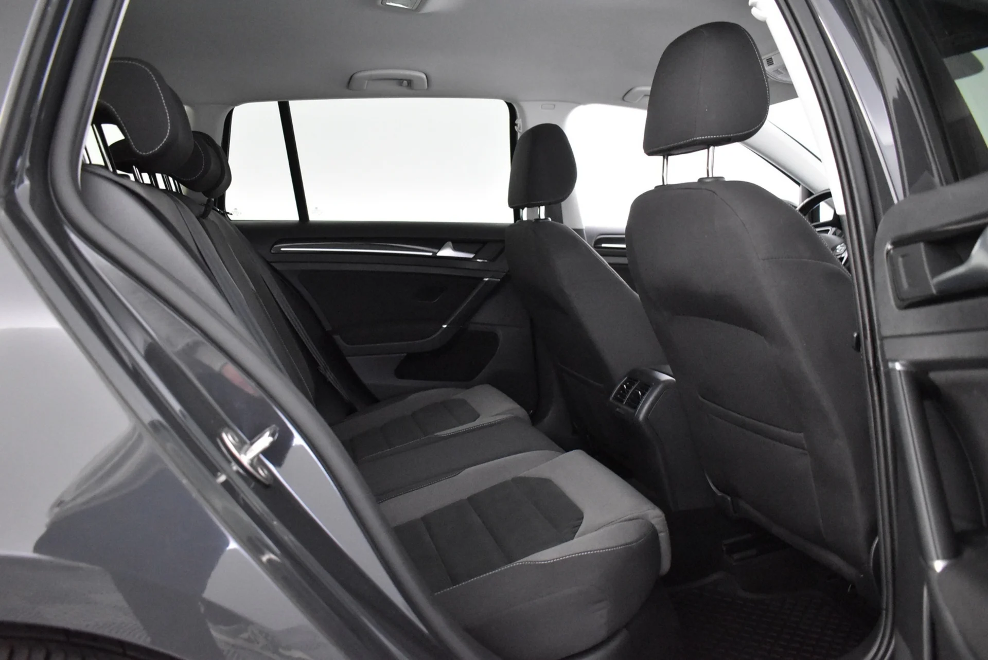 Car Image - 18TAYKnXOvJO1qQbDW2pRl