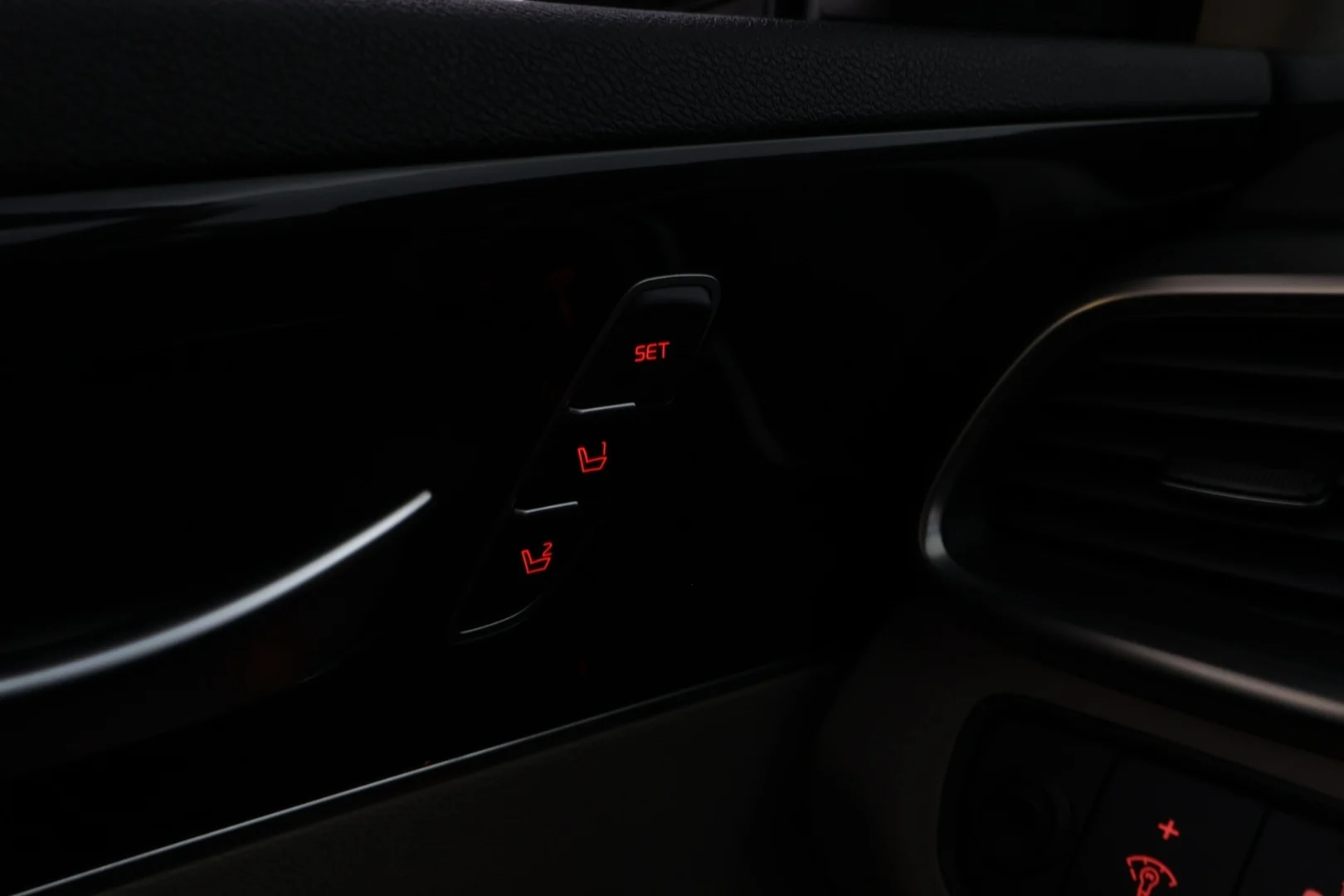 Car Image - 3yFtp4Fs87lk0HK9zECILH