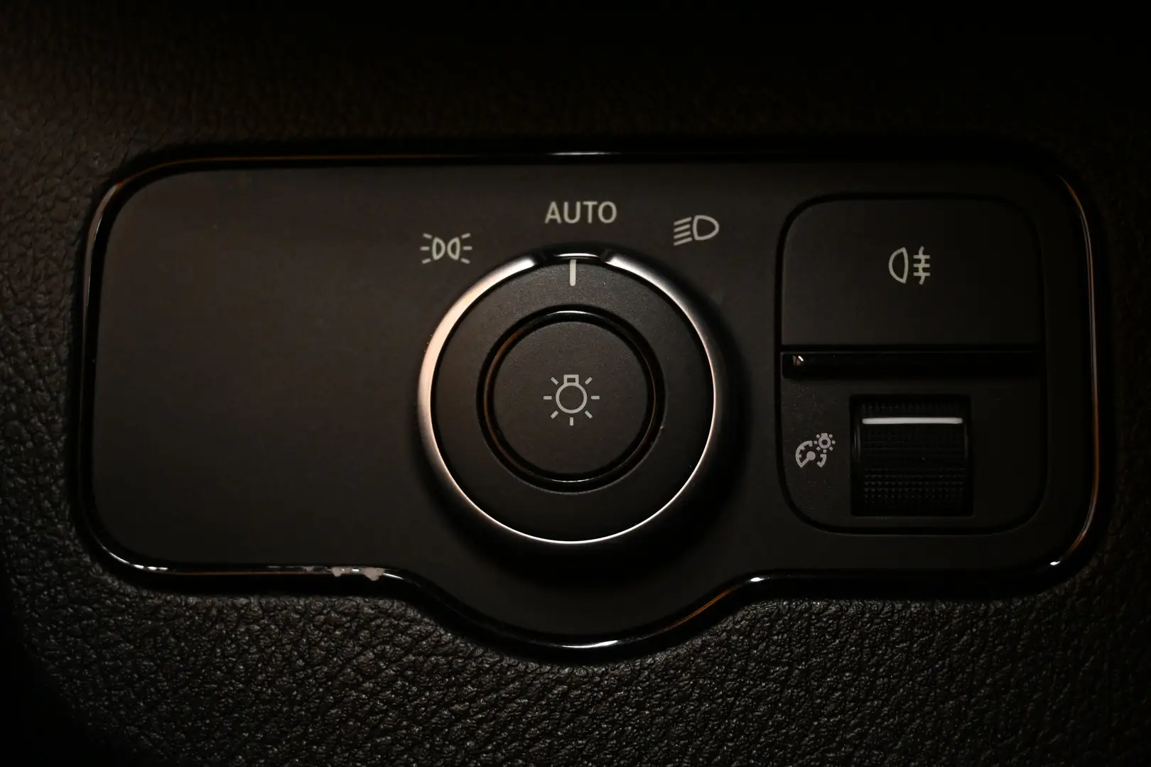 Car Image - 619X77E2DHYuaZOPwOVcUc