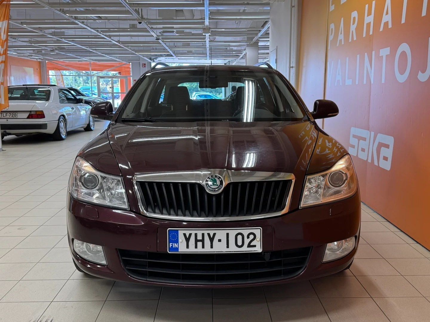 Car Image - 6fnA7jLfj61ijENwmoUCQ3