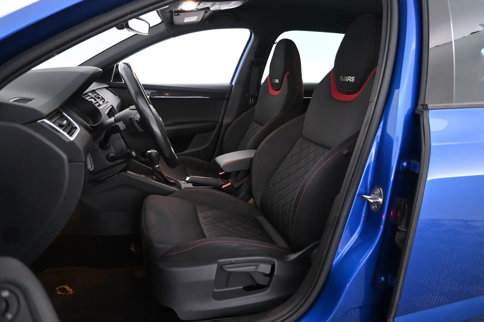 Car Image - 3NxC0Cp4jBBWg6wOfm2glD
