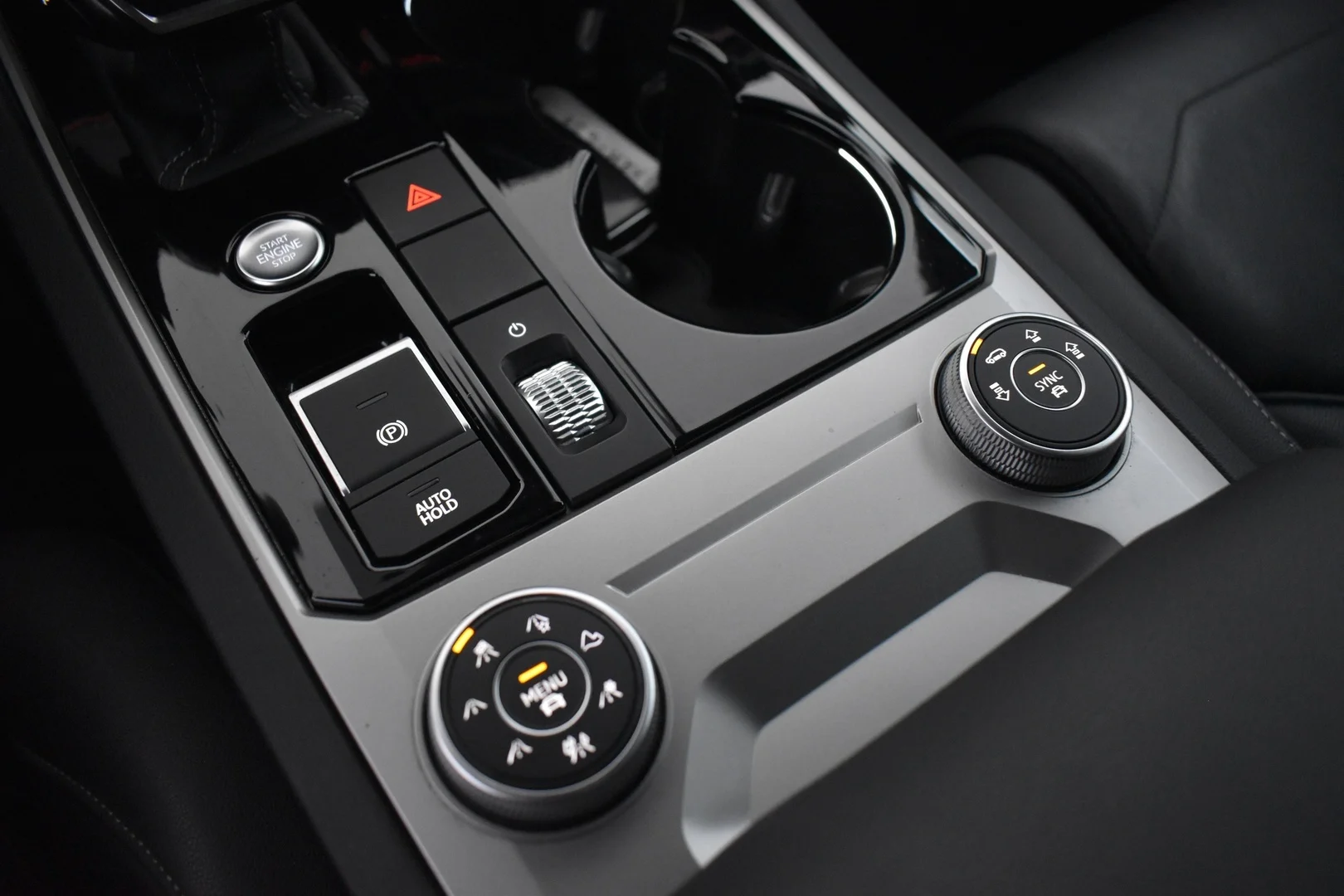 Car Image - 3XJna00QLG9JqGozEyZD39