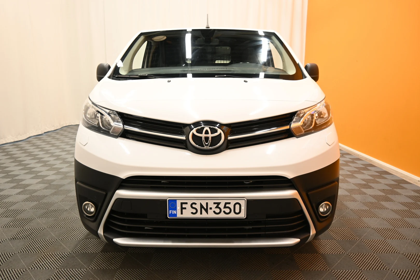 Car Image - 6zmQGamAgegozvooBoWmKX