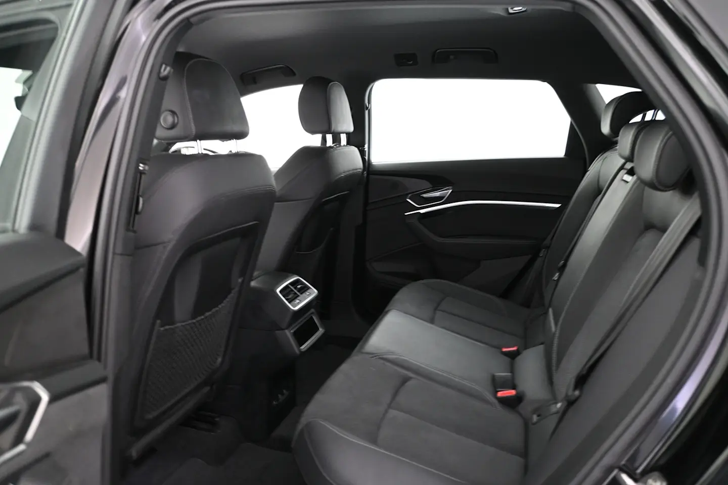 Car Image - 3k2y8c4jgCi7VT7V6WHUvK