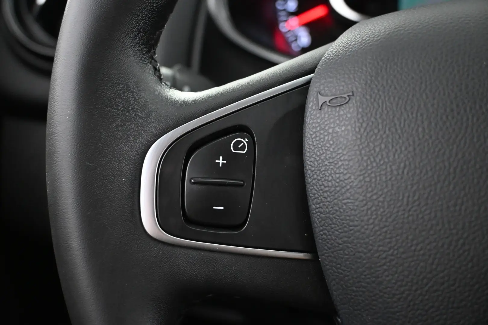 Car Image - 6Y05SVGcsh1BhMNandMOzw