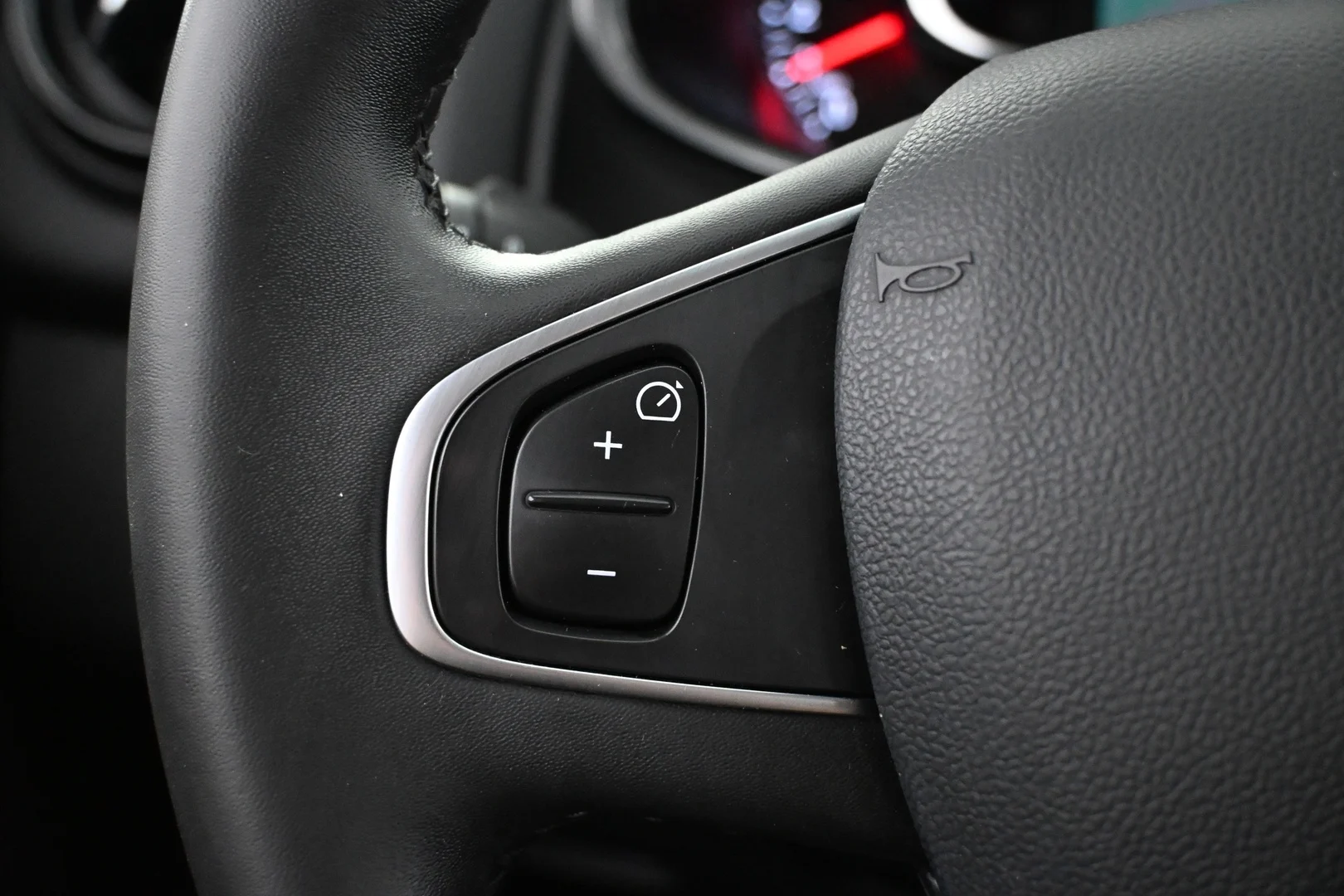 Car Image - 6Y05SVGcsh1BhMNandMOzw