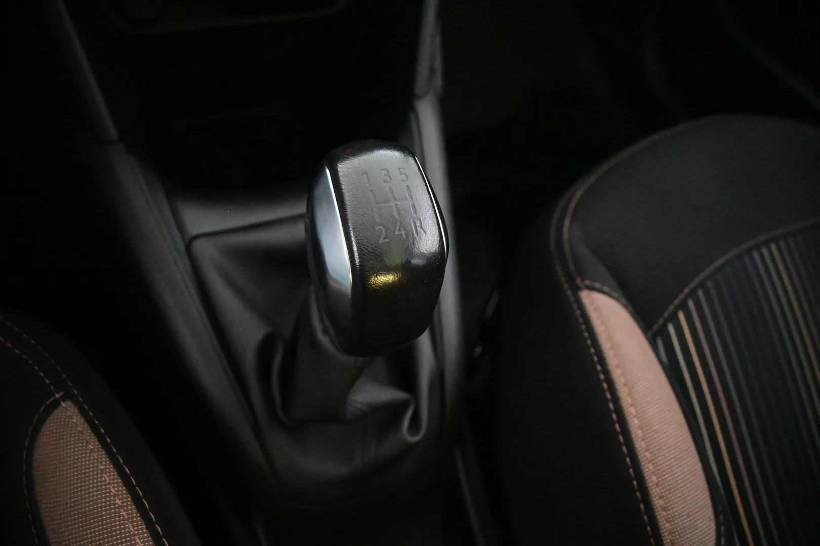 Car Image - 0jIywucNCcn2X4bDX2m2q