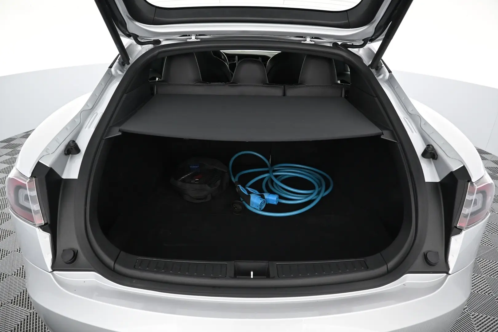 Car Image - G0QTEWHow0oFqZuzCEYiz