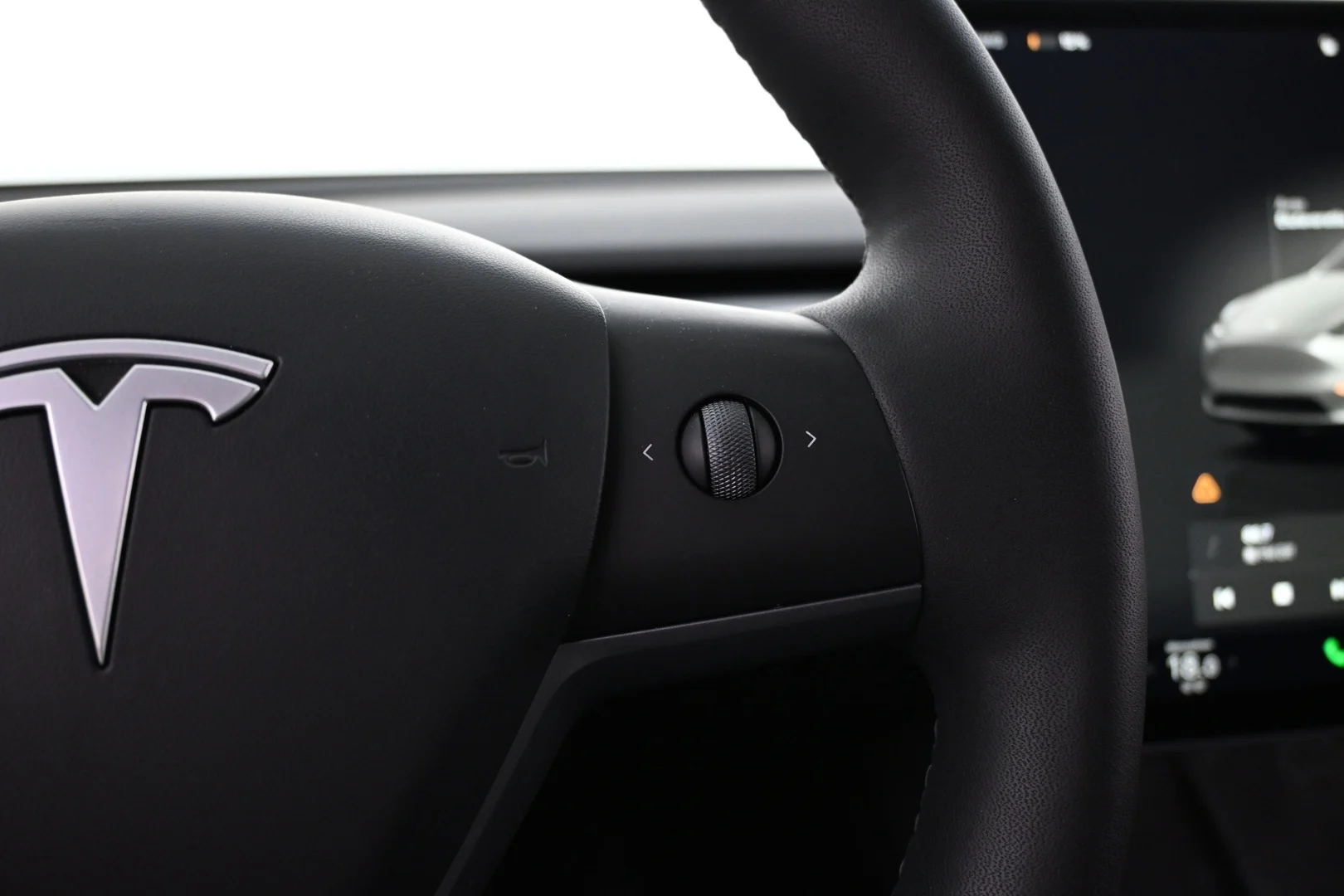 Car Image - 4U1u83Si8IaLEJppFEa7ZZ
