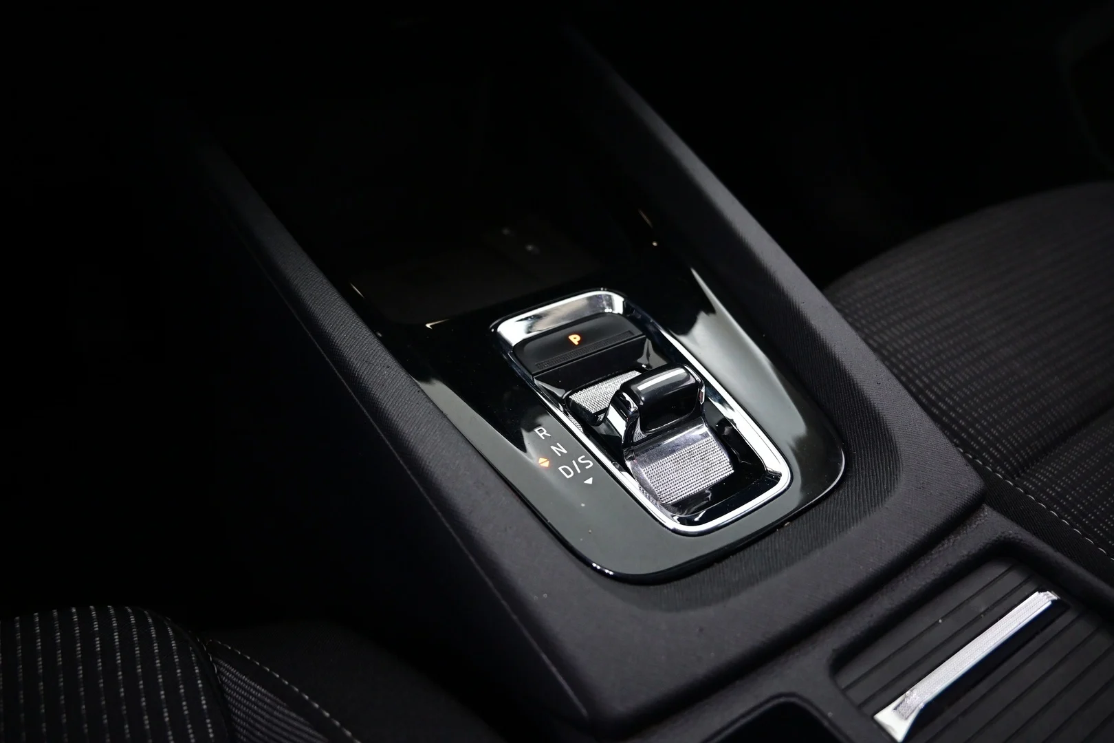 Car Image - 7vQz9JIPg7qSTng034e0Ru