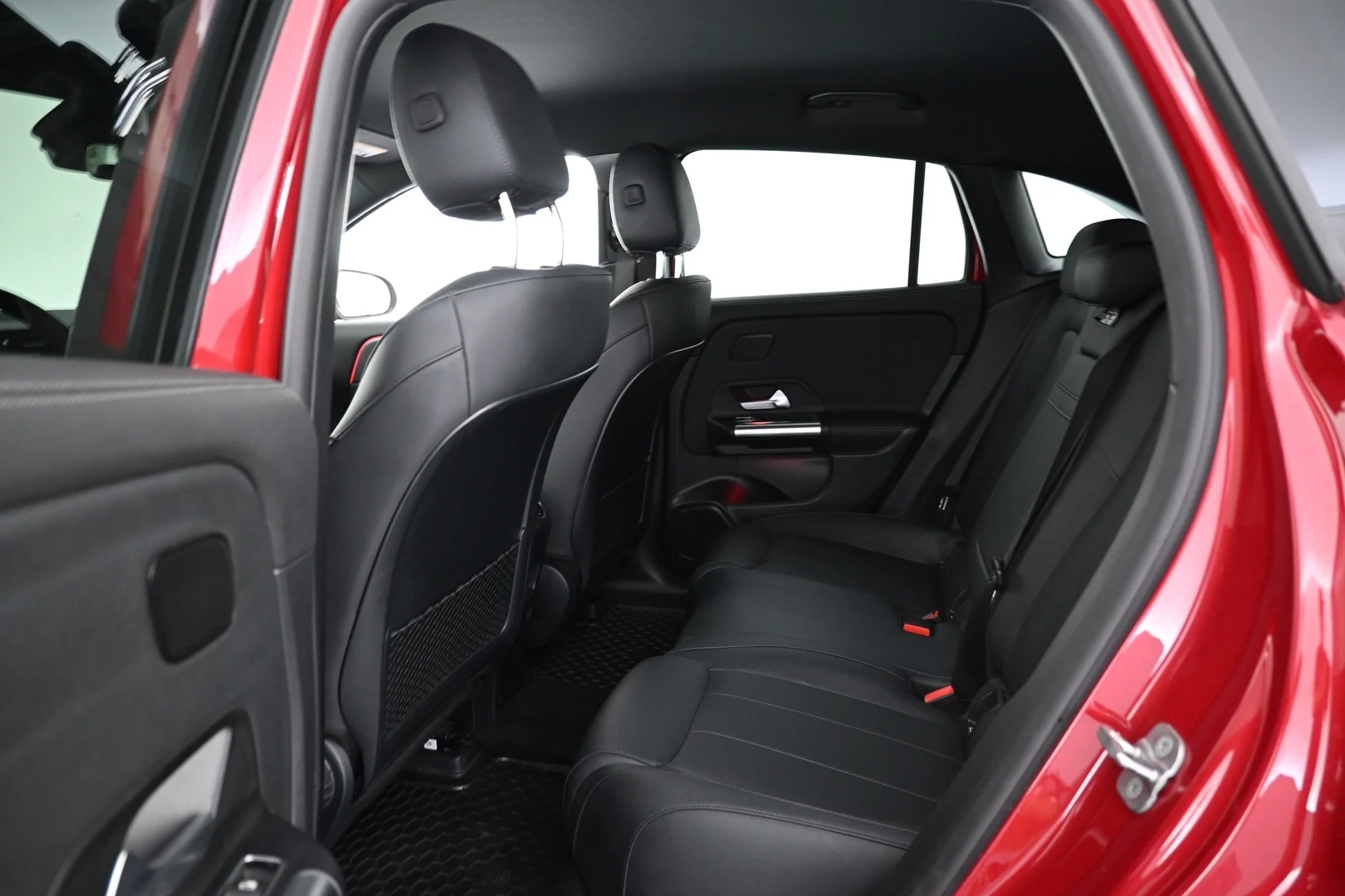 Car Image - 4licdQg1UjH8qLx4GvOF9O