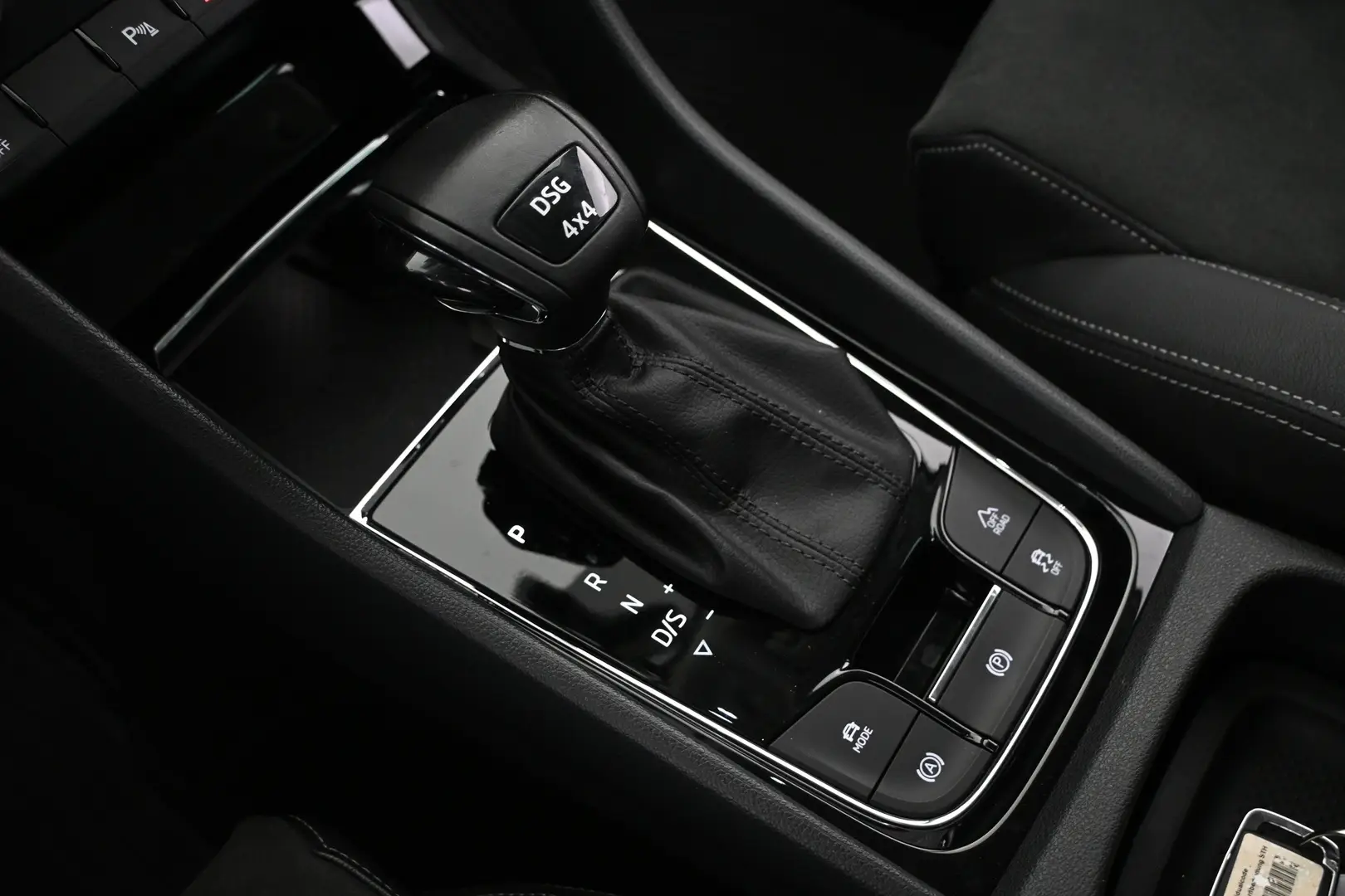 Car Image - 7D76BaShABGRMiImAIOAj1